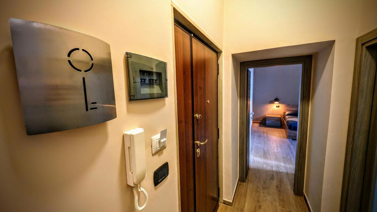 Sea Lion Apartment Trani Exterior photo