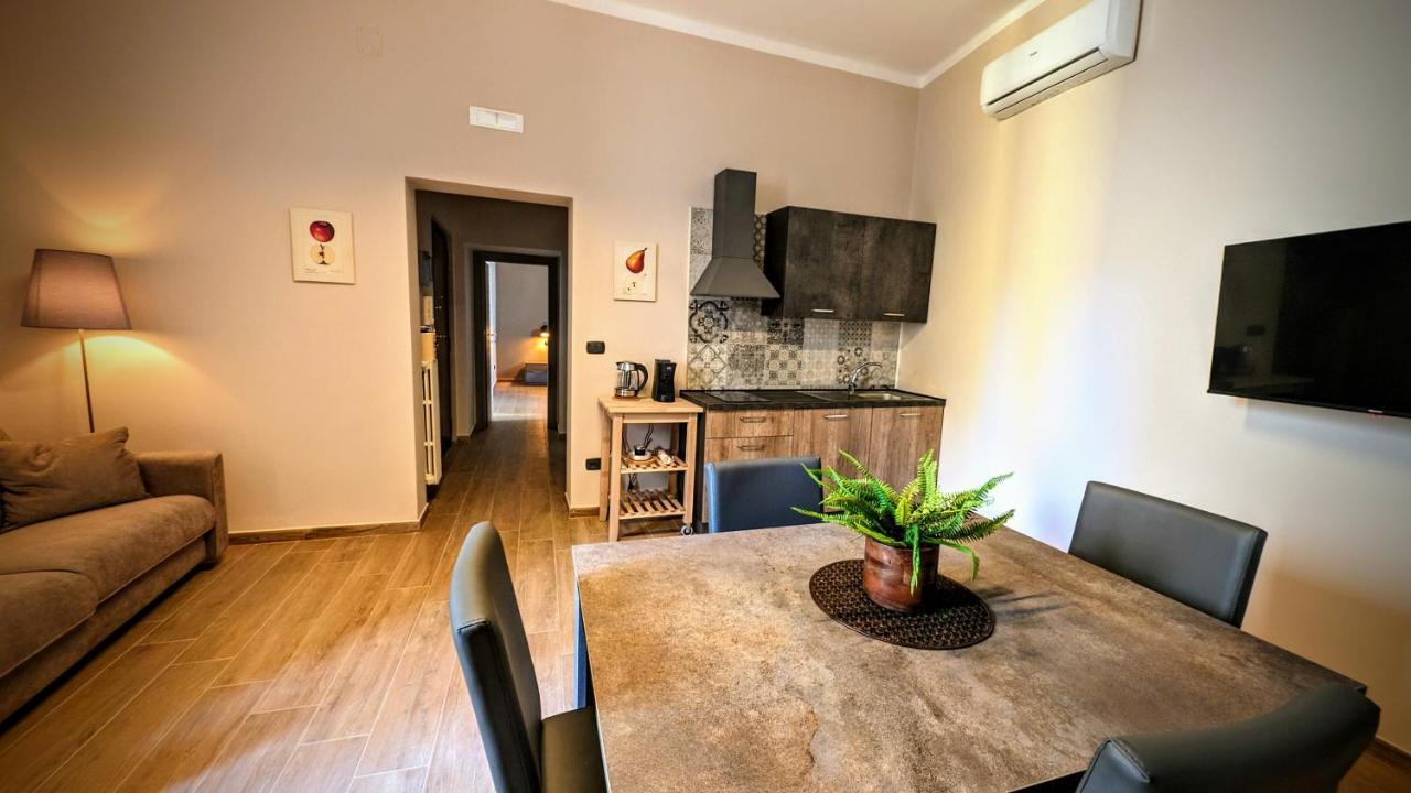 Sea Lion Apartment Trani Exterior photo