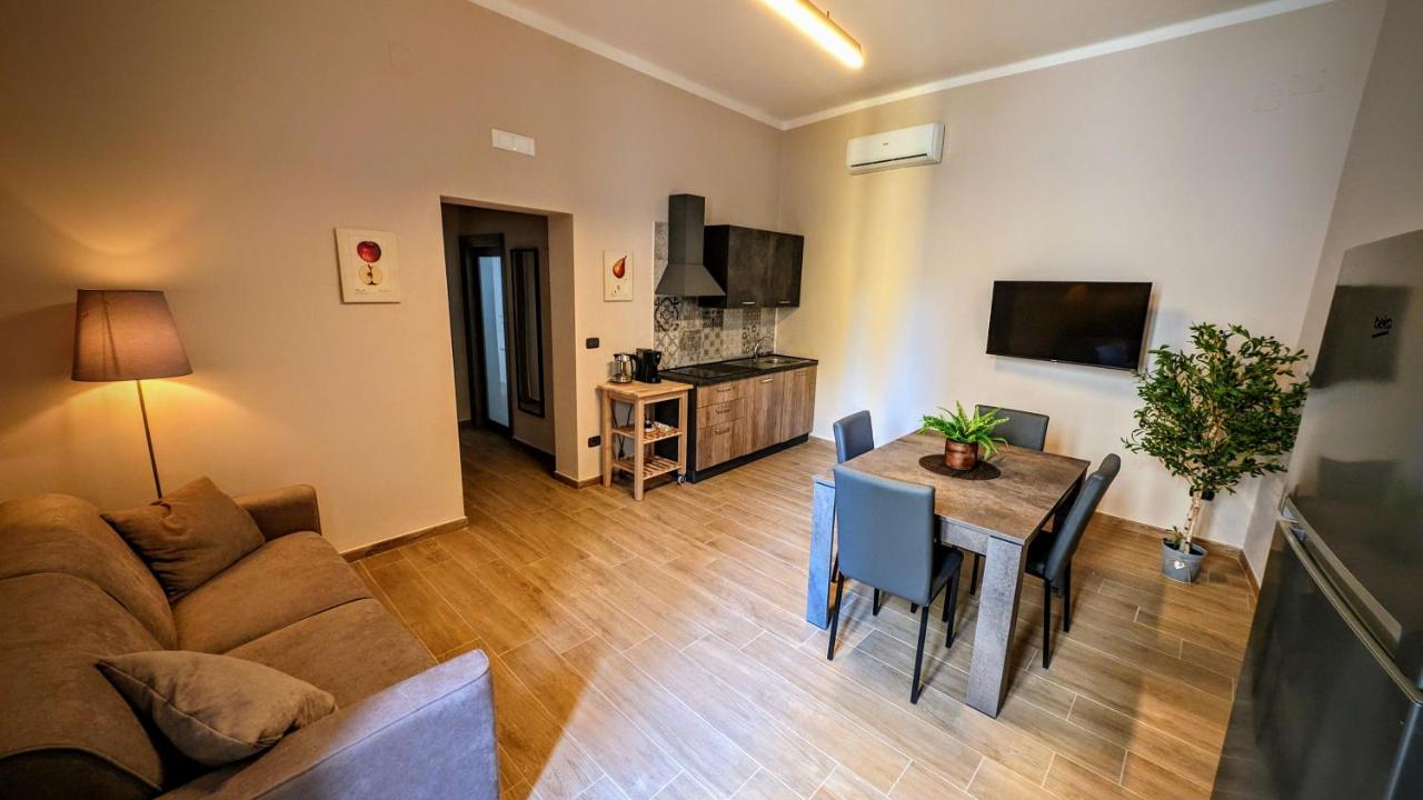 Sea Lion Apartment Trani Exterior photo